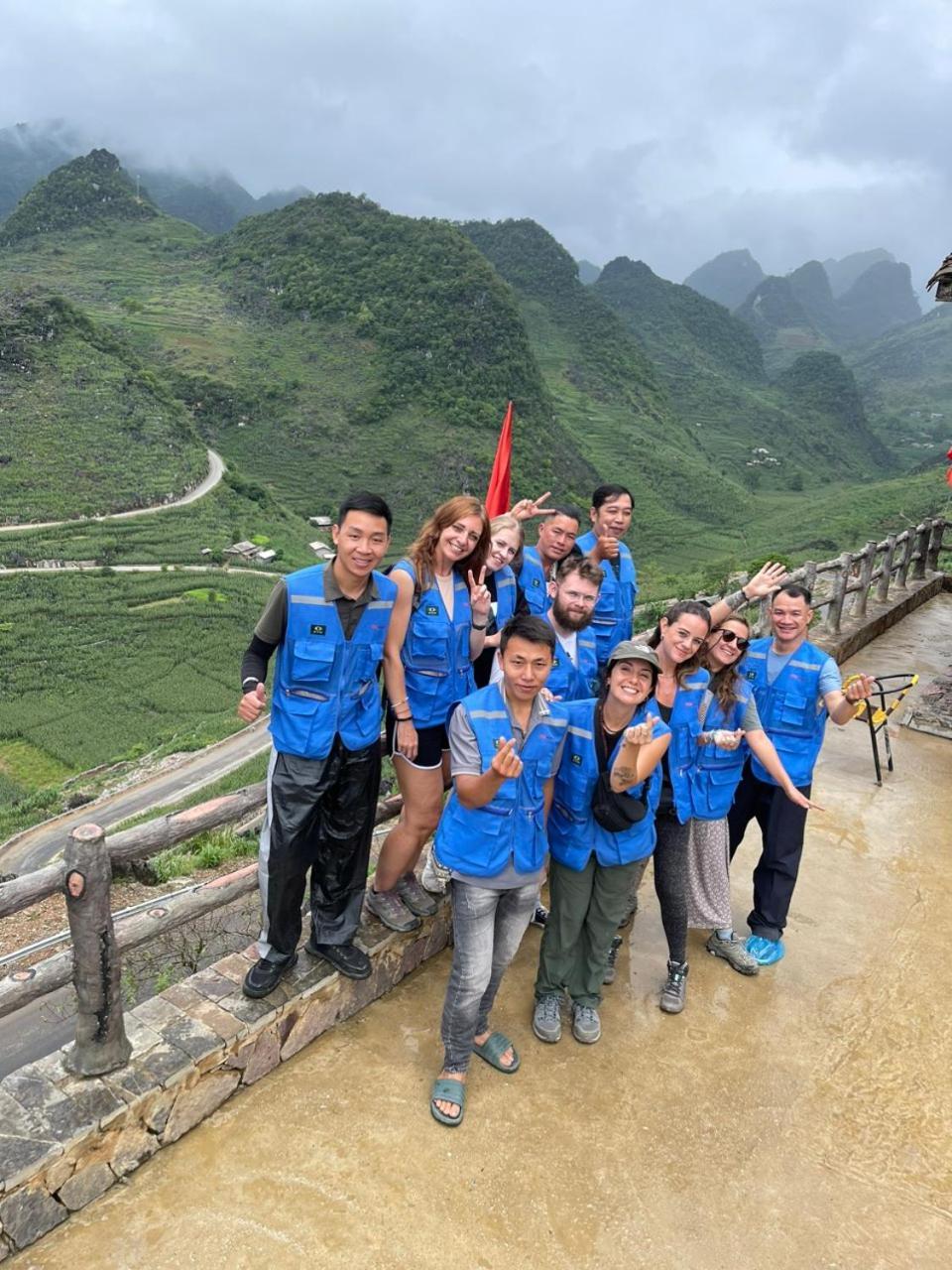 Hotel Yolo Ha Giang Adventures, Motorbike And Loop Tours Exterior foto