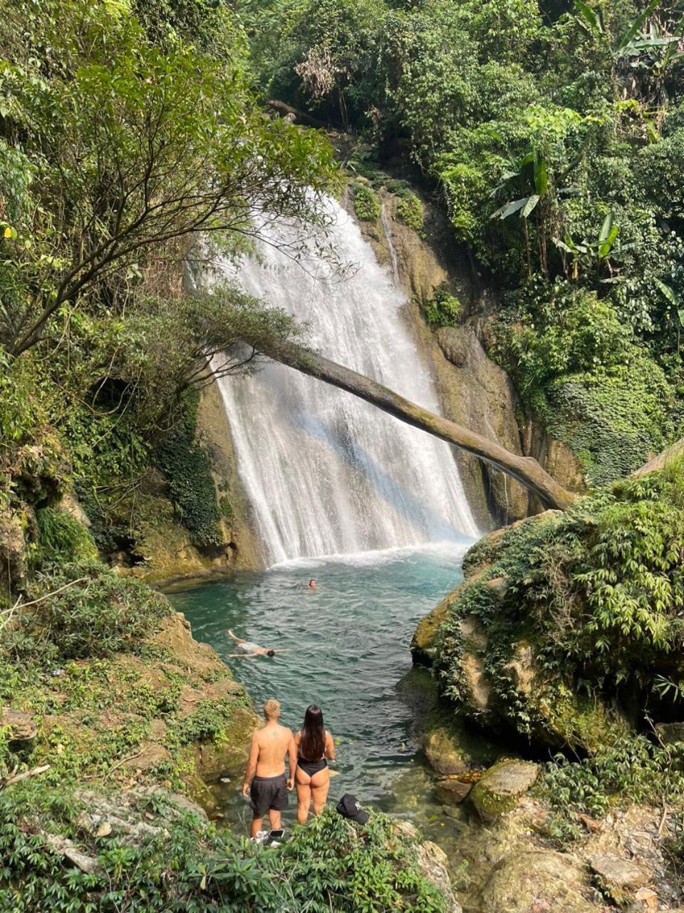 Hotel Yolo Ha Giang Adventures, Motorbike And Loop Tours Exterior foto