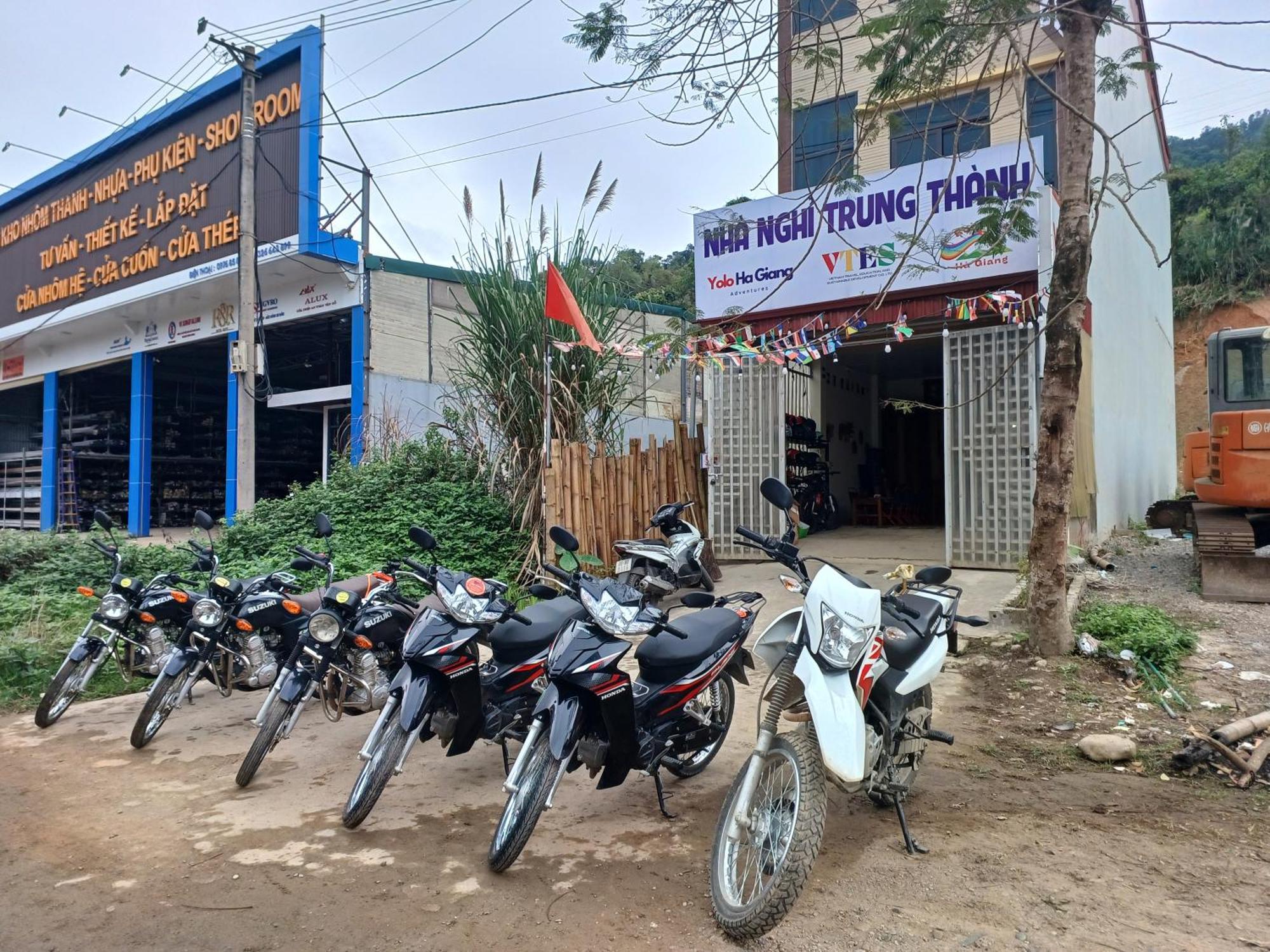 Hotel Yolo Ha Giang Adventures, Motorbike And Loop Tours Exterior foto