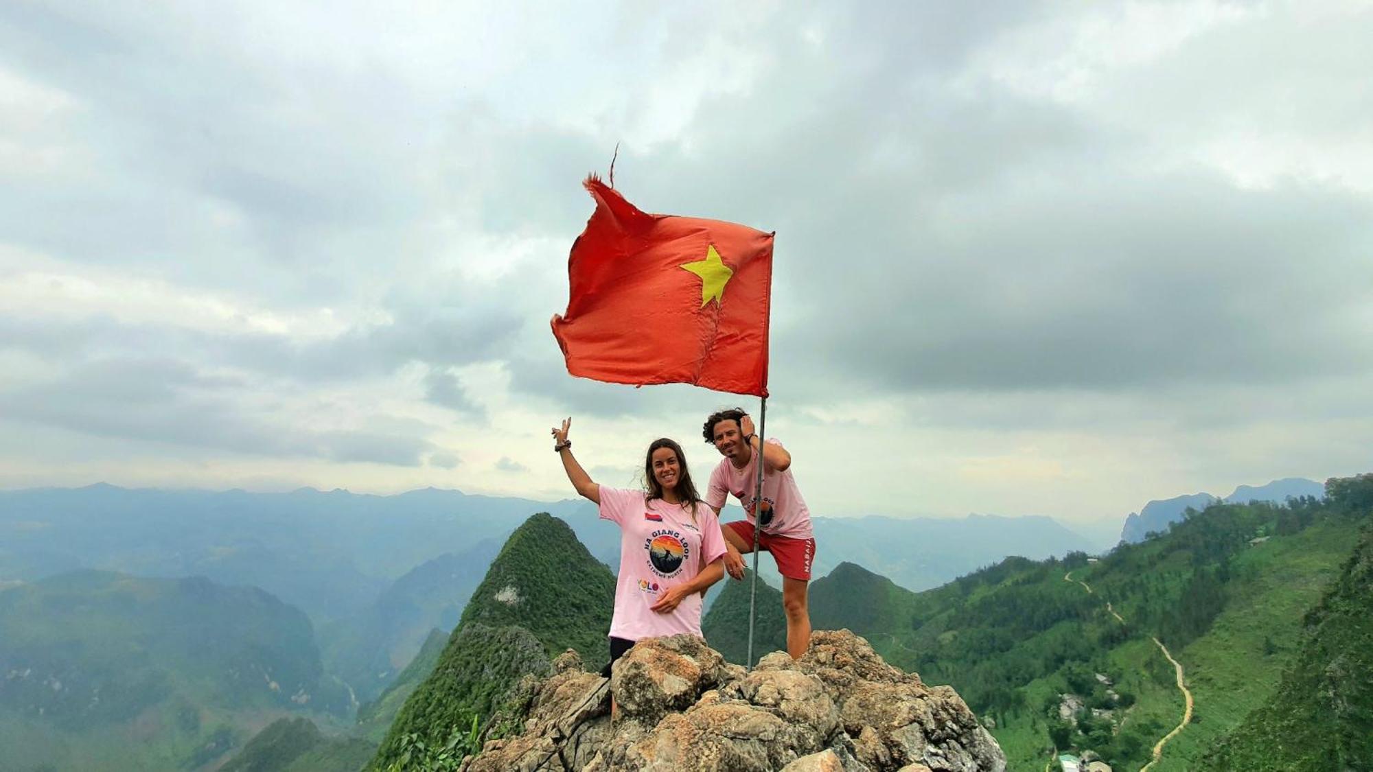 Hotel Yolo Ha Giang Adventures, Motorbike And Loop Tours Exterior foto