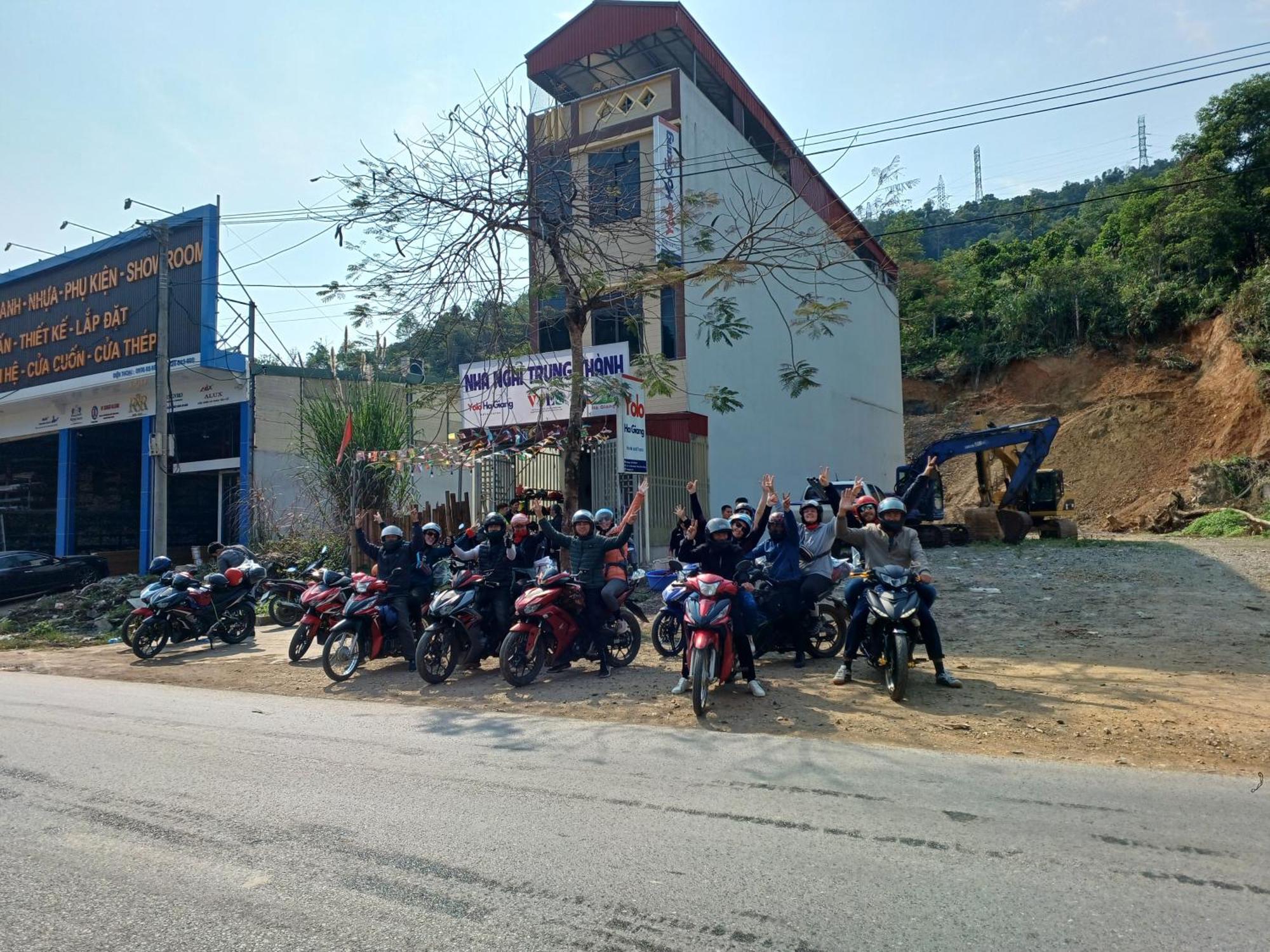 Hotel Yolo Ha Giang Adventures, Motorbike And Loop Tours Exterior foto